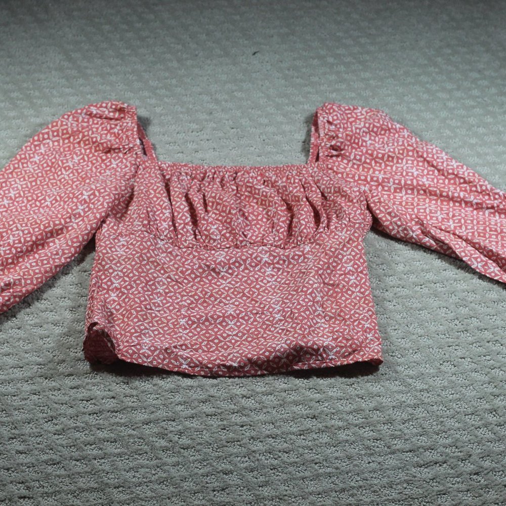 I.N. San Francisco Size M Salmon Pink Puffy Sleeve Top with Smocked Back